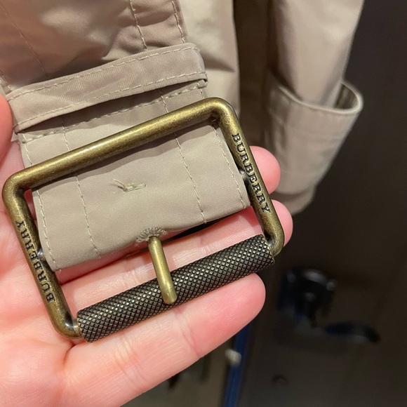 Burberry Hooded Short Showerproof Trench
Coat - Picture 15 of 16